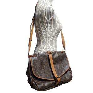 Louis Vuitton Monogram Saumur 35 Crossbody Handbag Travel Handbag